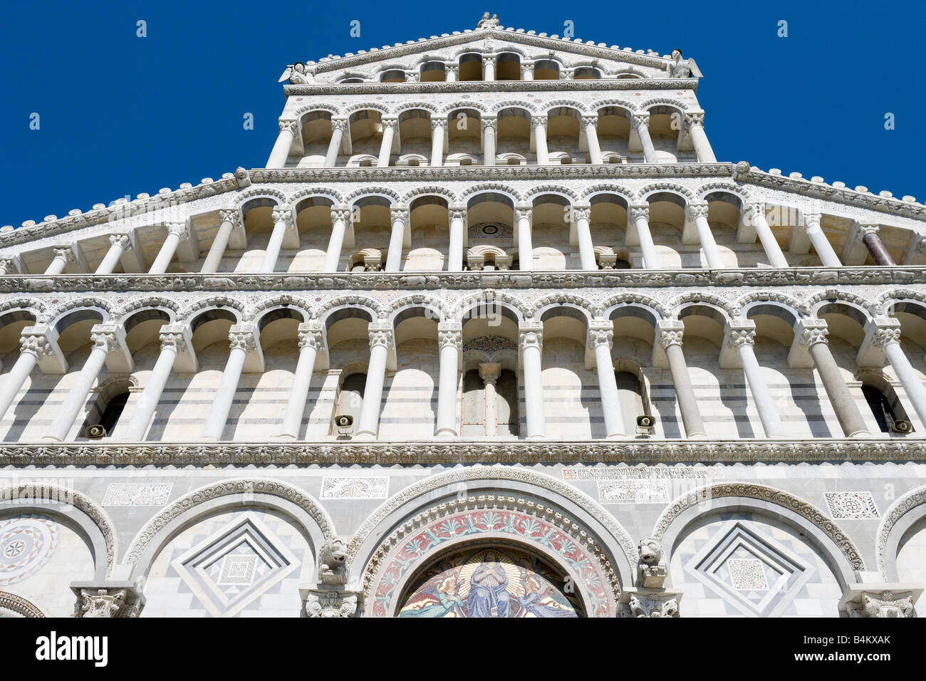 Westfassade des den Duomo, Piazza dei Miracoli, Pisa, Toskana, Italien Stockfoto