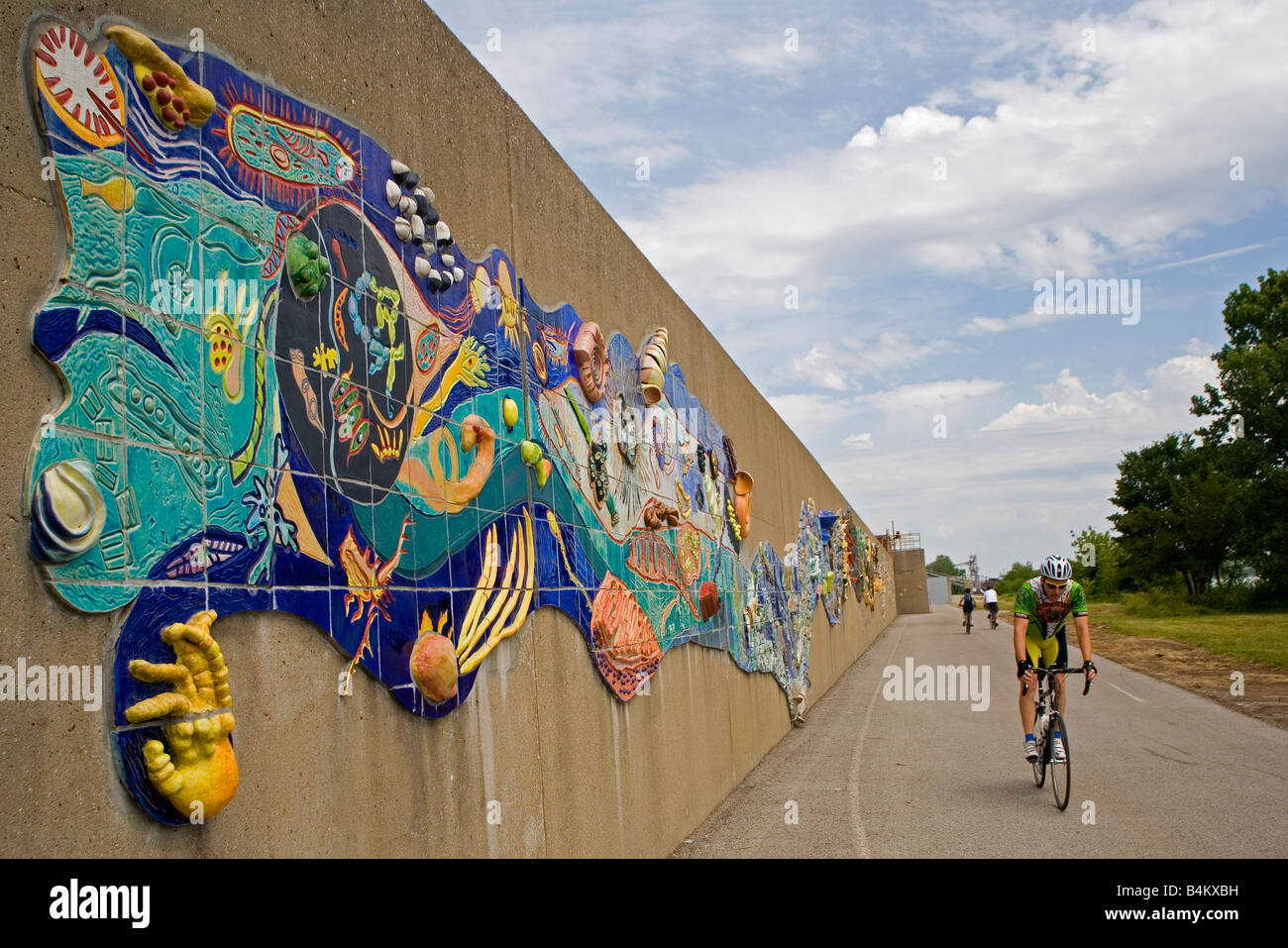 St. Louis Riverfront Trail Nachdenken über einen Fluss von Catharine Magel Stockfoto