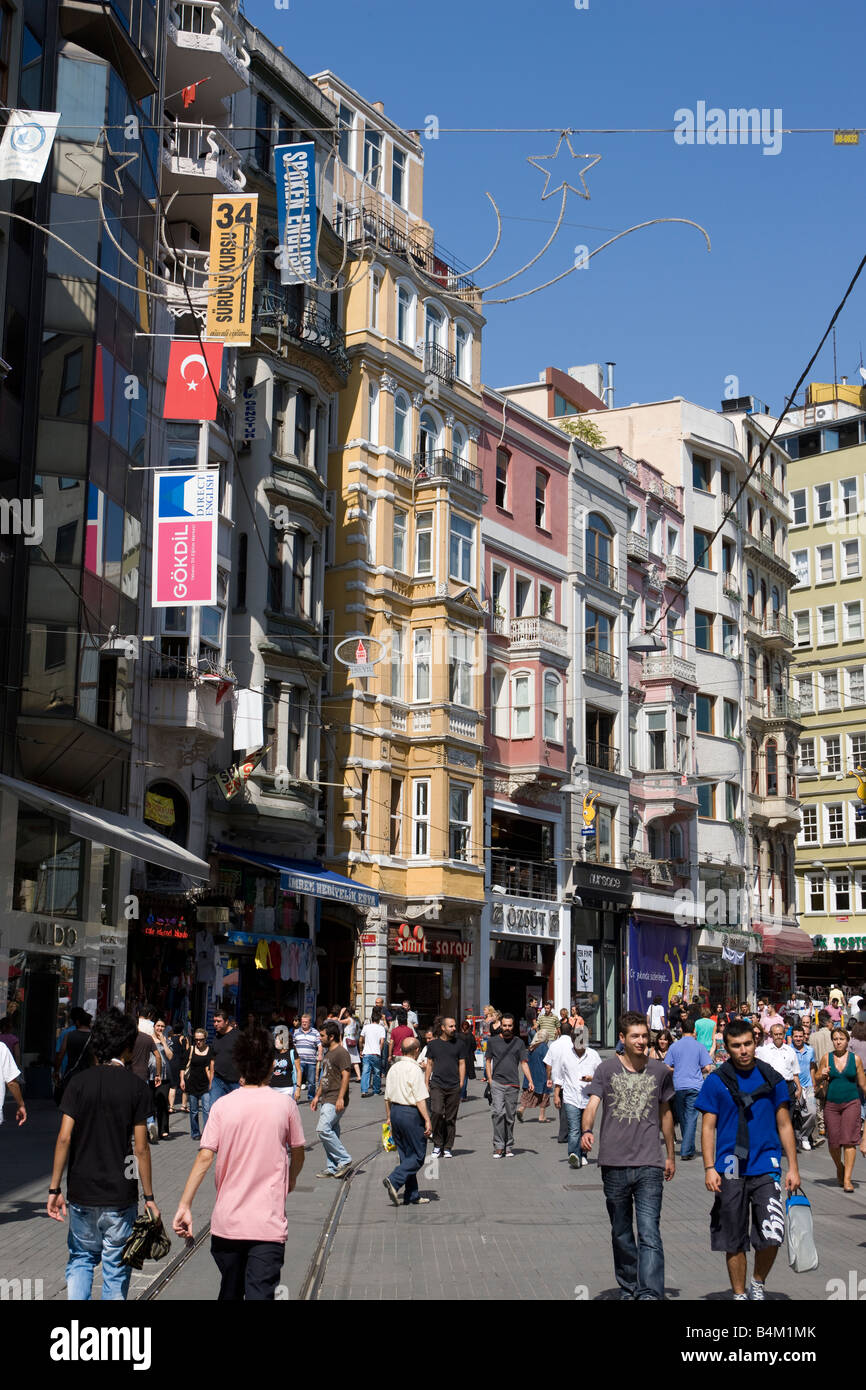 Istiklal Caddesi Beyoglu Istanbul Türkei Stockfoto