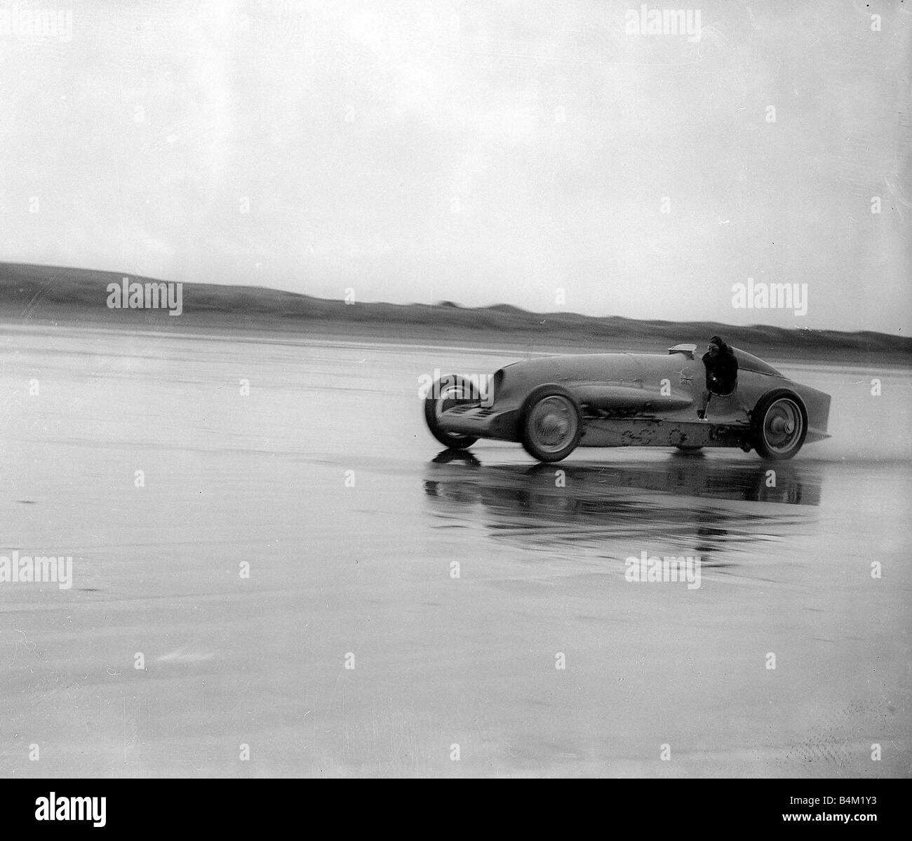 Captain Malcolm Campbell s Racing Car Bluebird Jan 1927 im Pendire