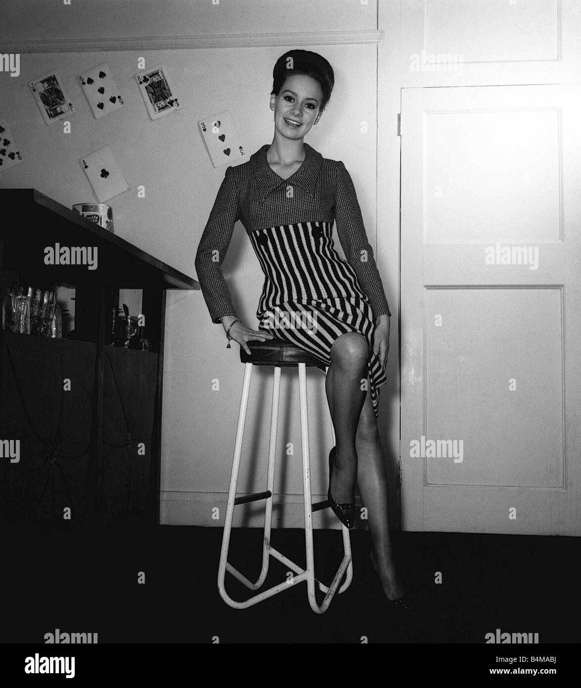 Francesca Annis 18 Schauspielerin Januar 1964, die der Arzt Finlays Casebook Serie auf BBC Fernsehen abgebildet in ihrem Haus in Kensington Stockfoto