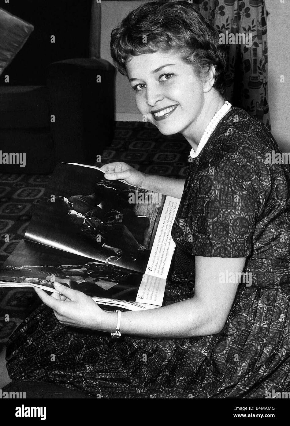 Anne Reid Schauspielerin Jul 1961, einen Friseur in der Sendung