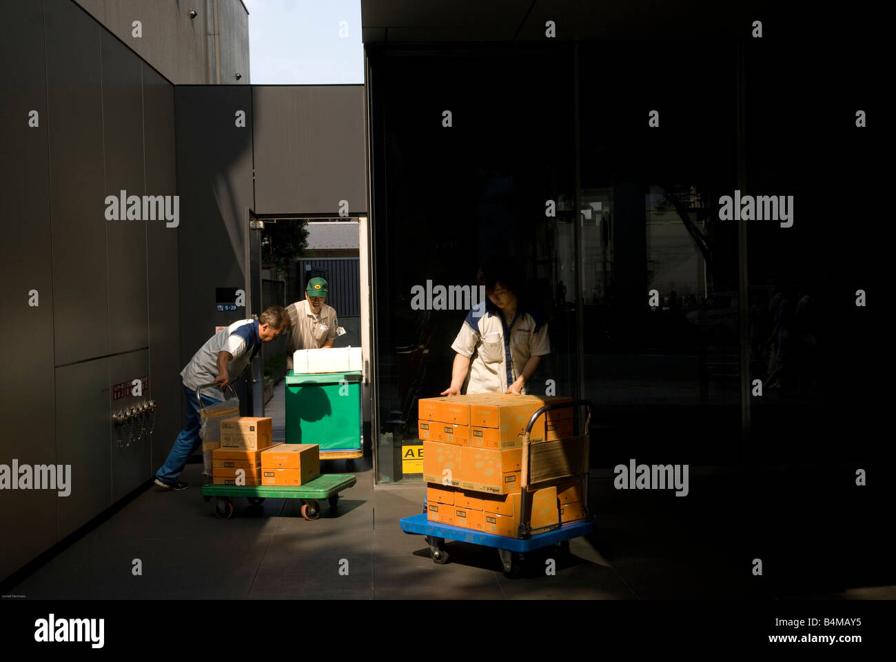 Lieferung Männer in Tokio, Japan. Stockfoto