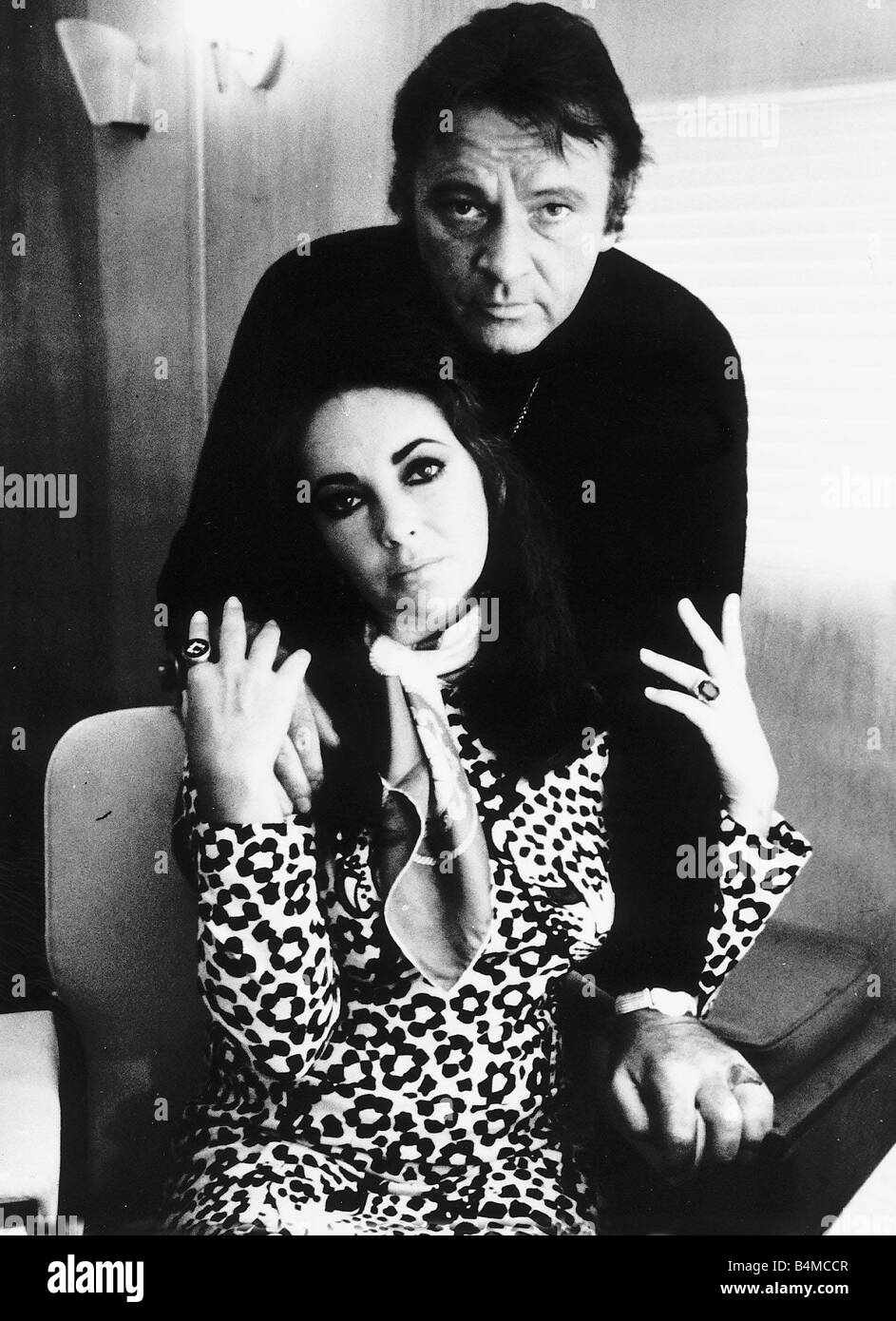Richard Burton Schauspieler Schauspielerin Elizabeth Taylor August 1984 Mirrorpix Stockfoto
