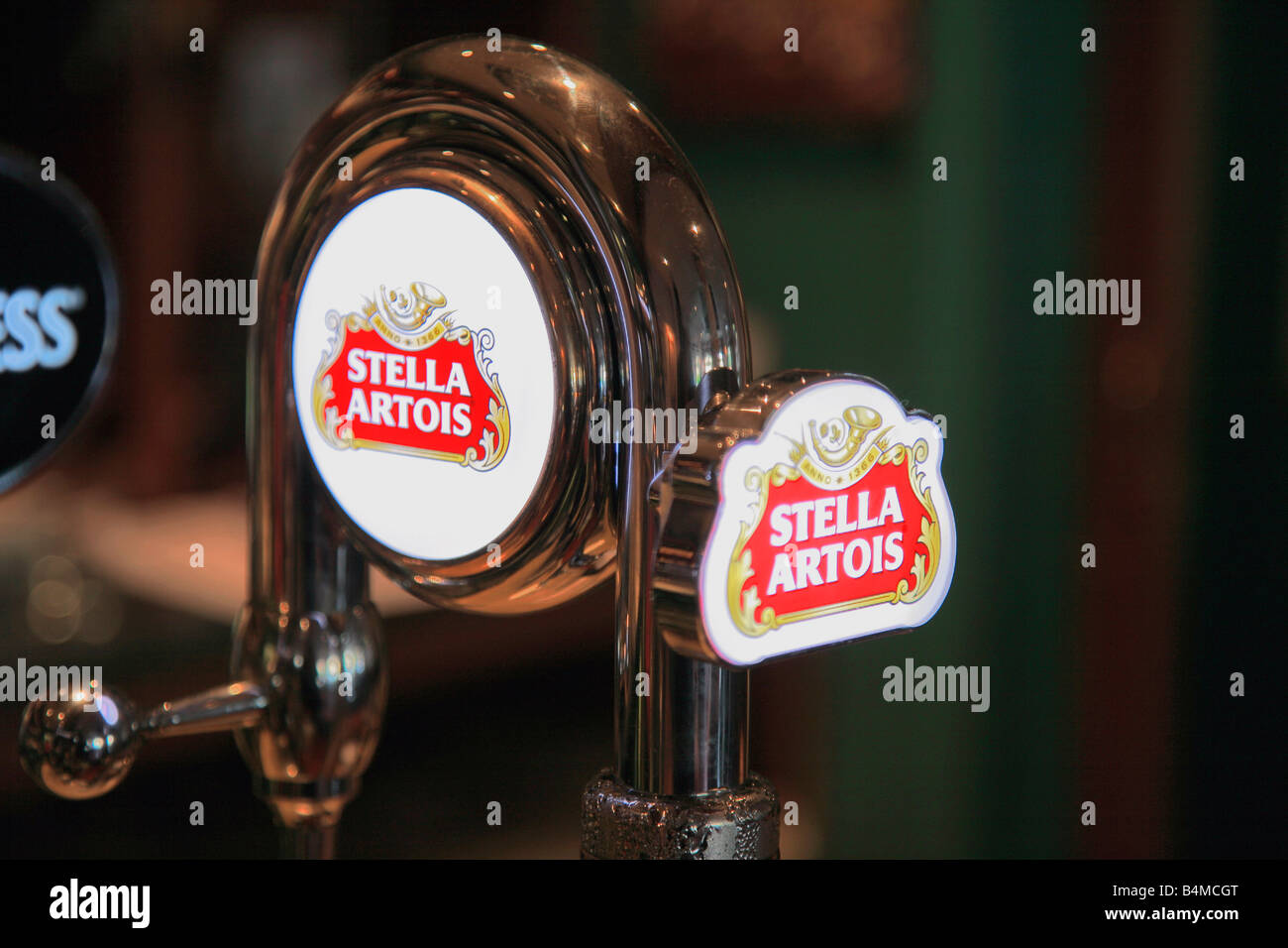 Stella Artois Strong größere Pumpen in einem Publc-Haus Stockfoto