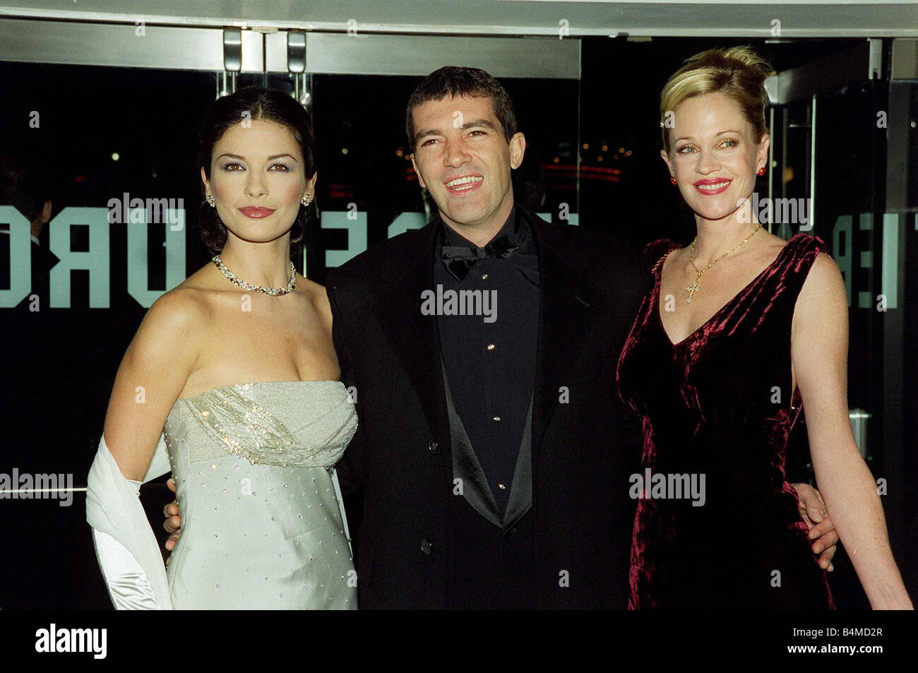 Antonio Banderas Actor Dezember 1998 im Odeon Leicester Square in London für die Premiere seines neuen Films die Maske des Zorro Stockfoto