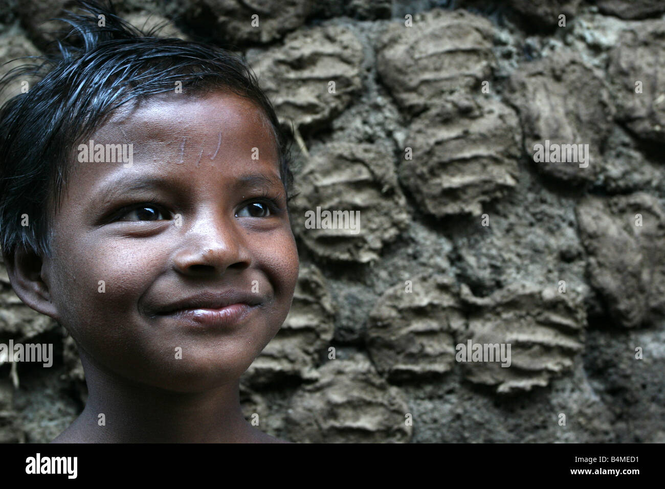 Ein Mädchen aus dem Dorf aus Westbengalen, Indien Stockfoto