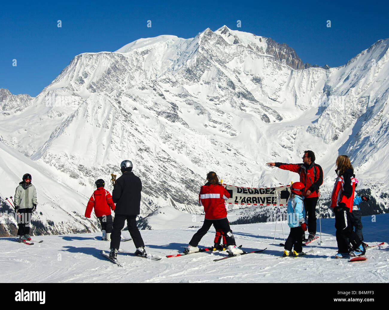 Endstation der Skilift l Epaule im Skiresort Saint Gervais Mont-Blanc, Mont-Blanc-Massiv im Rücken, Haute Savoie, Frankreich Stockfoto