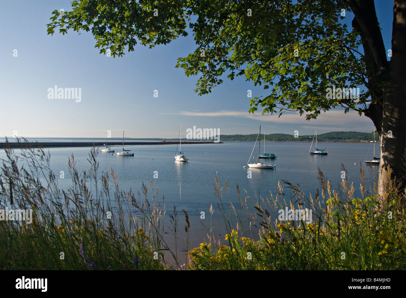 Segelschiffe in der unteren Hafen von Marquette-Michigan Stockfoto