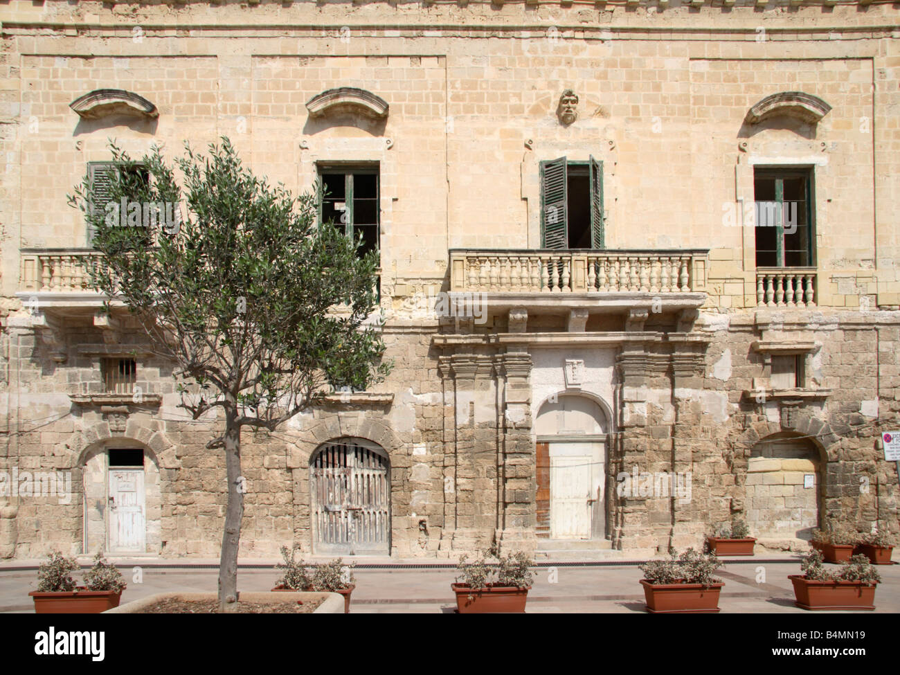 Einem alten verfallenden Gebäude in Vittoriosa, Malta. Stockfoto