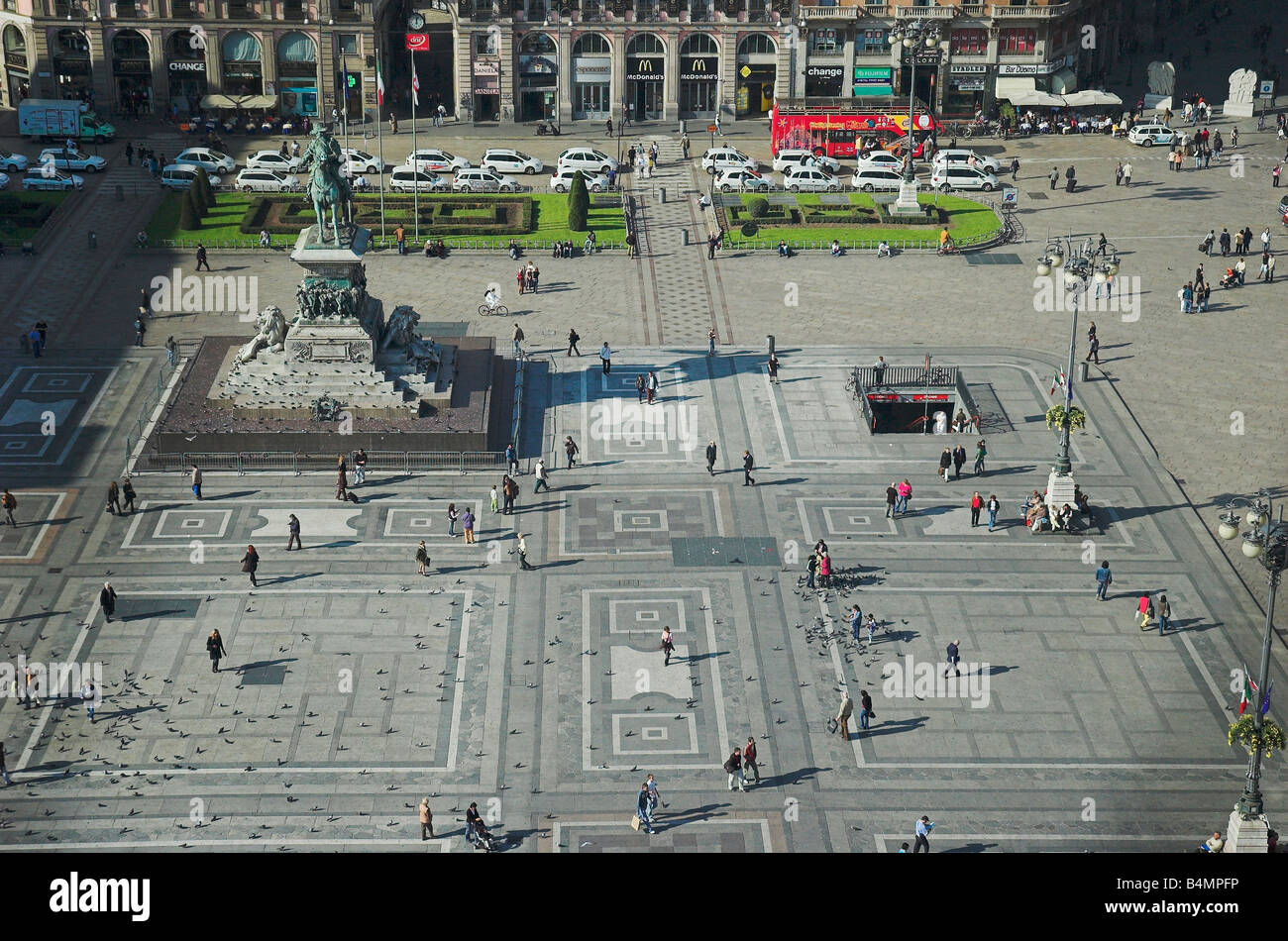 Piazza del Duomo in Mailand, Italien geometrischen Mustern natürlichen Steinfarben Stockfoto