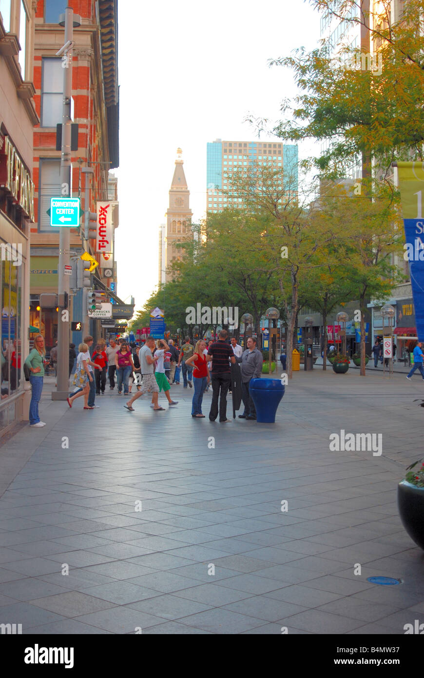 Beschäftigt Straßenszene in einer amerikanischen Großstadt Stockfoto