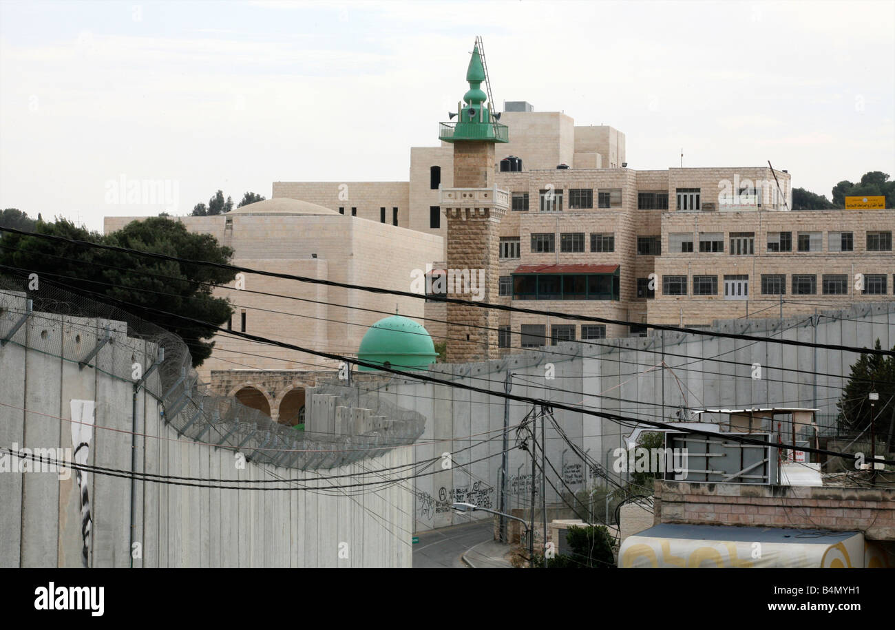 Blick auf den Zaun Israel baut rund um die West Bank Gebiete Sperrung des Zugangs für die Palästinenser, die von ihm eingesperrt fühlen Stockfoto