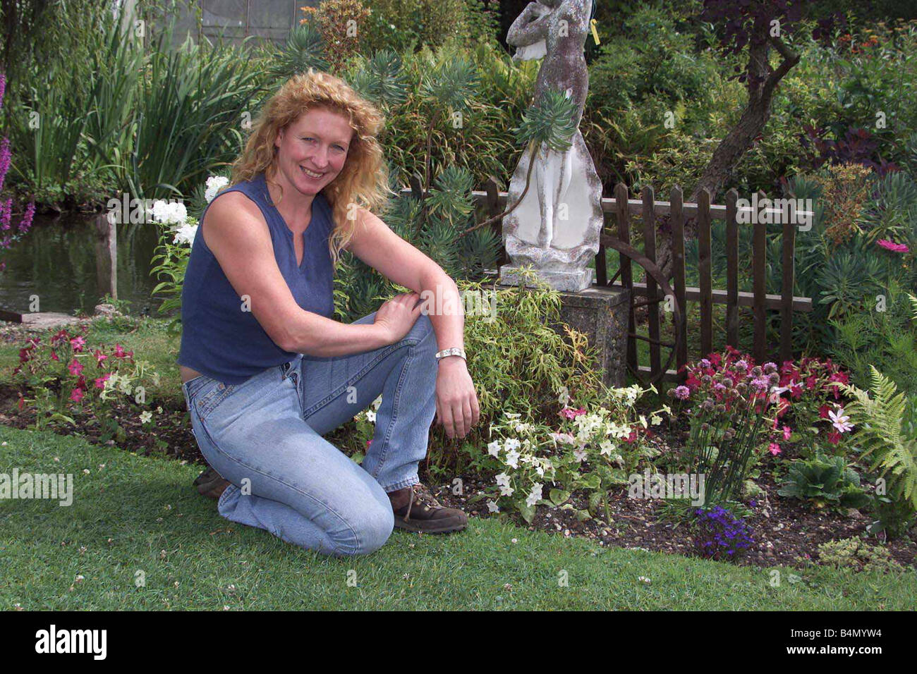 Charlie Dimmock TVModeratorin Gärtner Juli 1999 im Bild um das Wetter