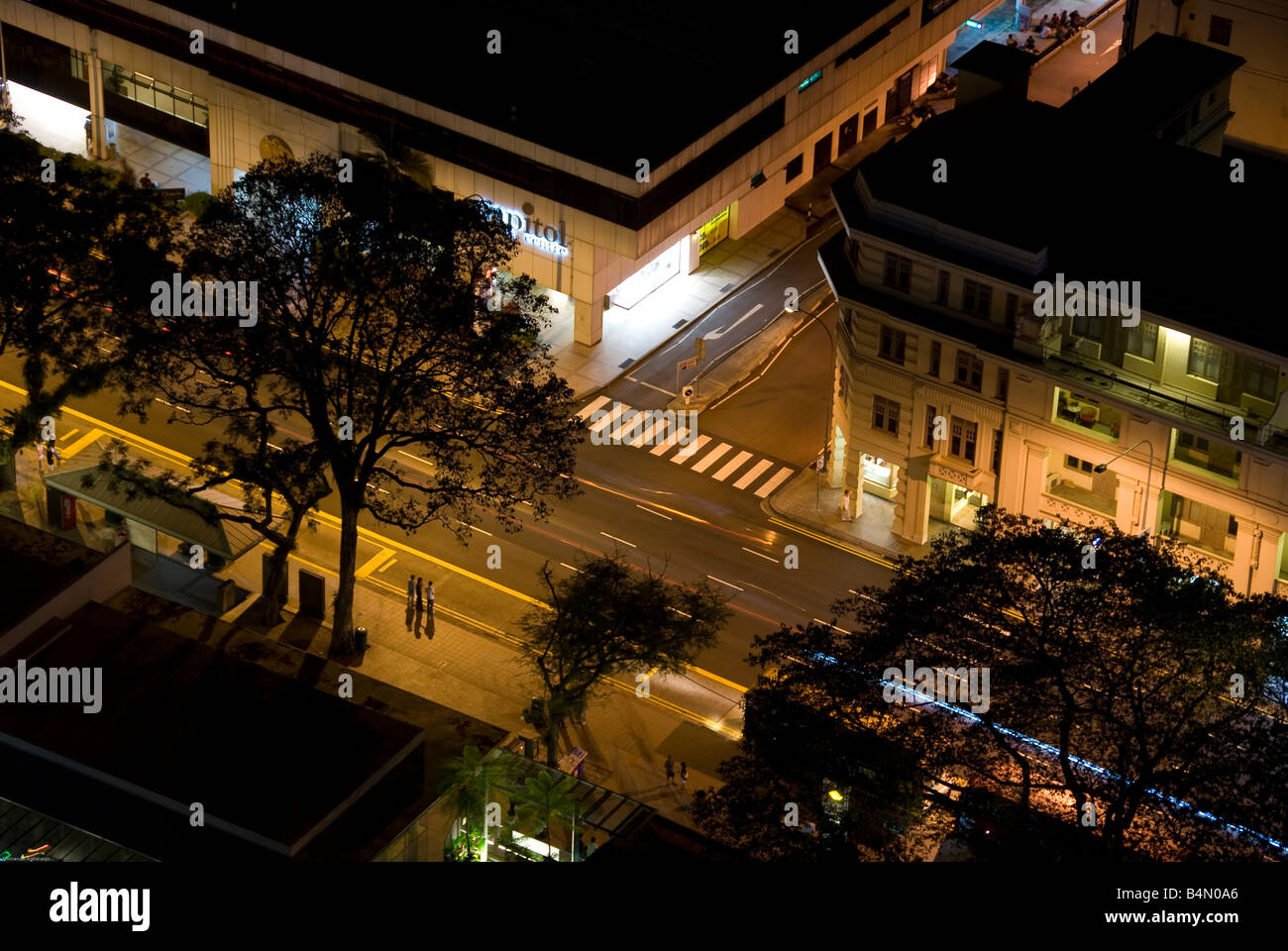 Eine Luftaufnahme von der North Bridge Road in der Nacht Stockfoto