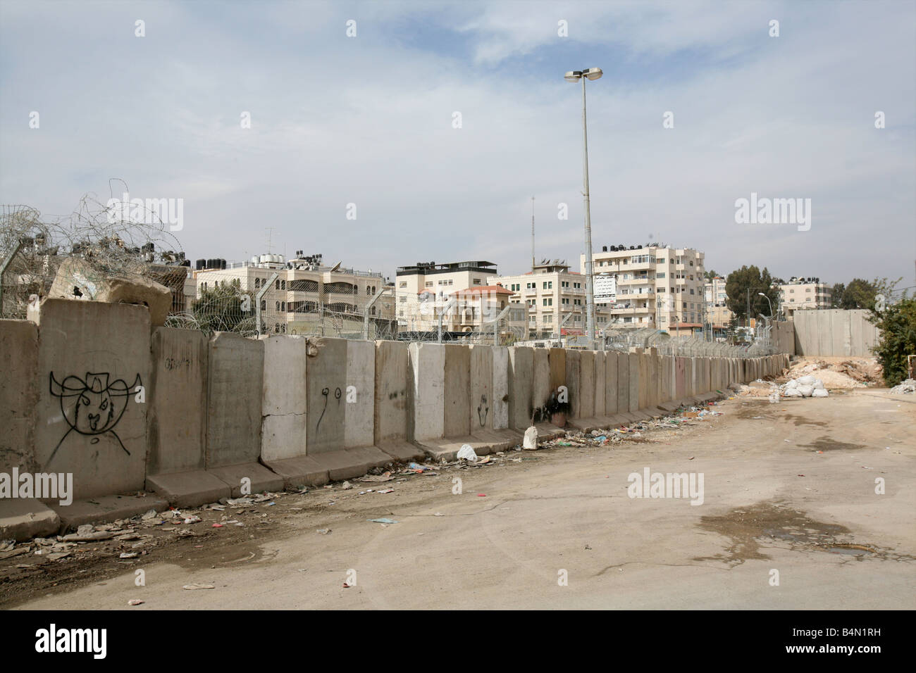 Graffiti an der Wand Israel baut rund um die West Bank Gebiete Sperrung des Zugangs für die Palästinenser, die von ihm eingesperrt fühlen Stockfoto