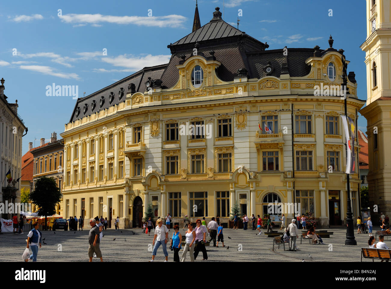 Farbenfrohe Gebäude am Piata Mare Hermannstadt Siebenbürgen Rumänien Stockfoto