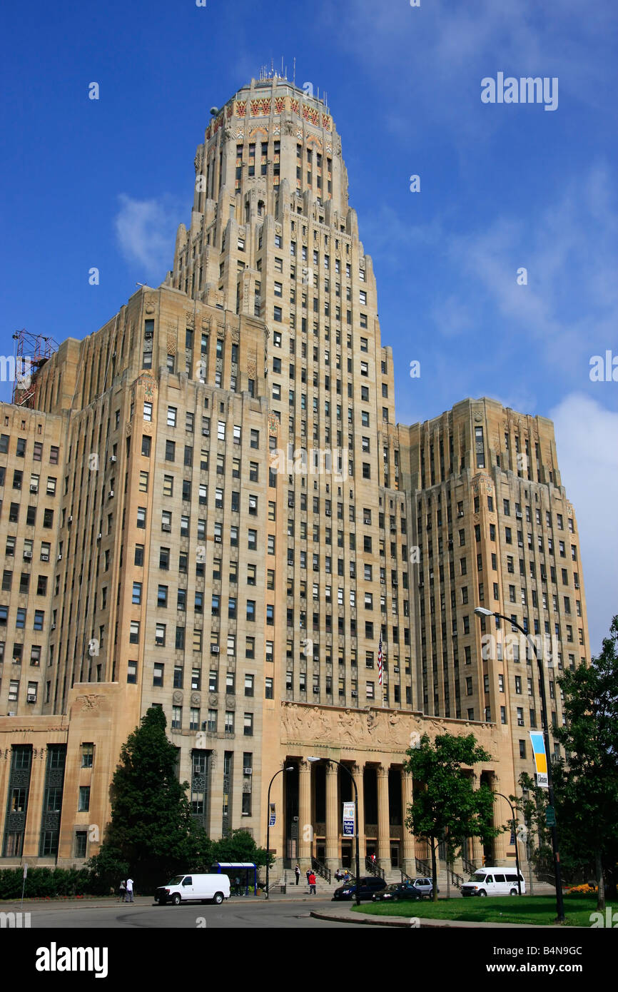 Das Rathaus in Buffalo New York NY Gebäude mit niedrigem Winkel Bilder Bilder Fotos sehr hochauflösendes vertikales Format in den USA Hi-res Stockfoto