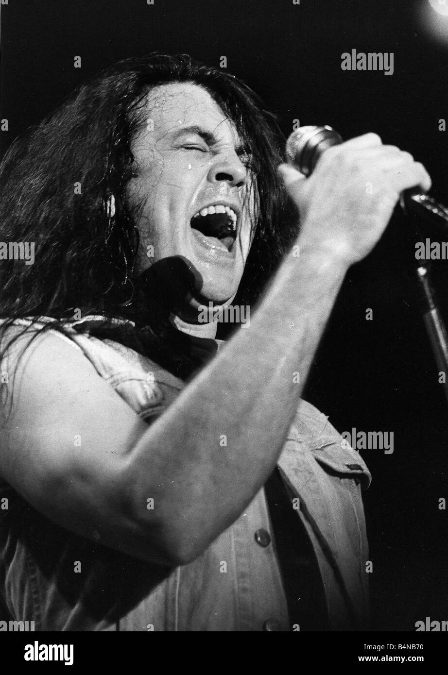 Sänger Ian Gillan mit Black Sabbath-pop-Rock-Gruppe im Jahr 1983 Stockfoto