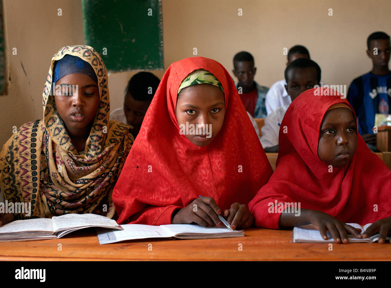 Kinder lernen in einer Koranschule in Somaliland, Nordsomalia Stockfoto