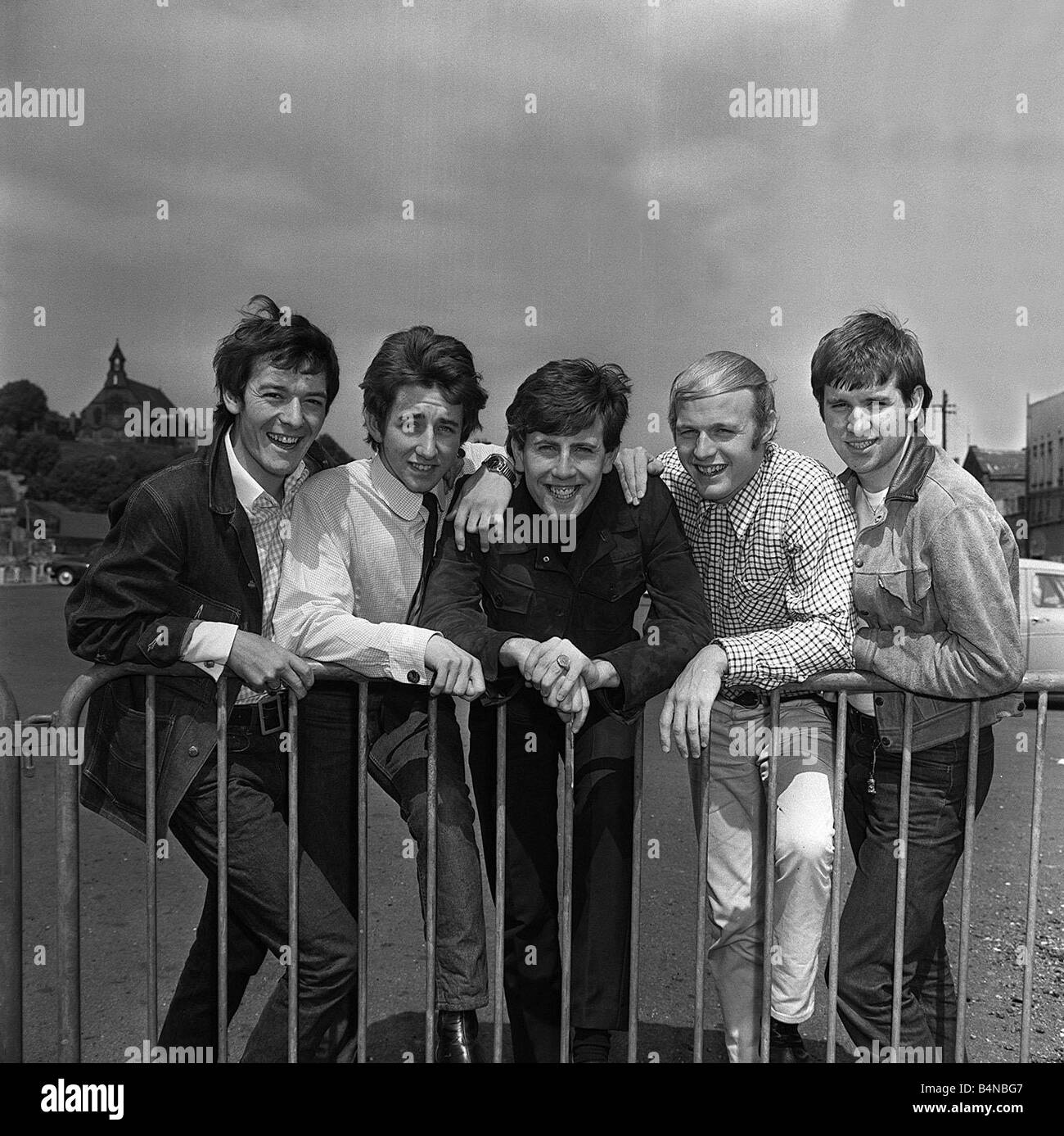 Hollies pop Gruppe Juni 1965 Graham Nash Zentrum und lead-Sänger Allan Clarke ganz links Stockfoto