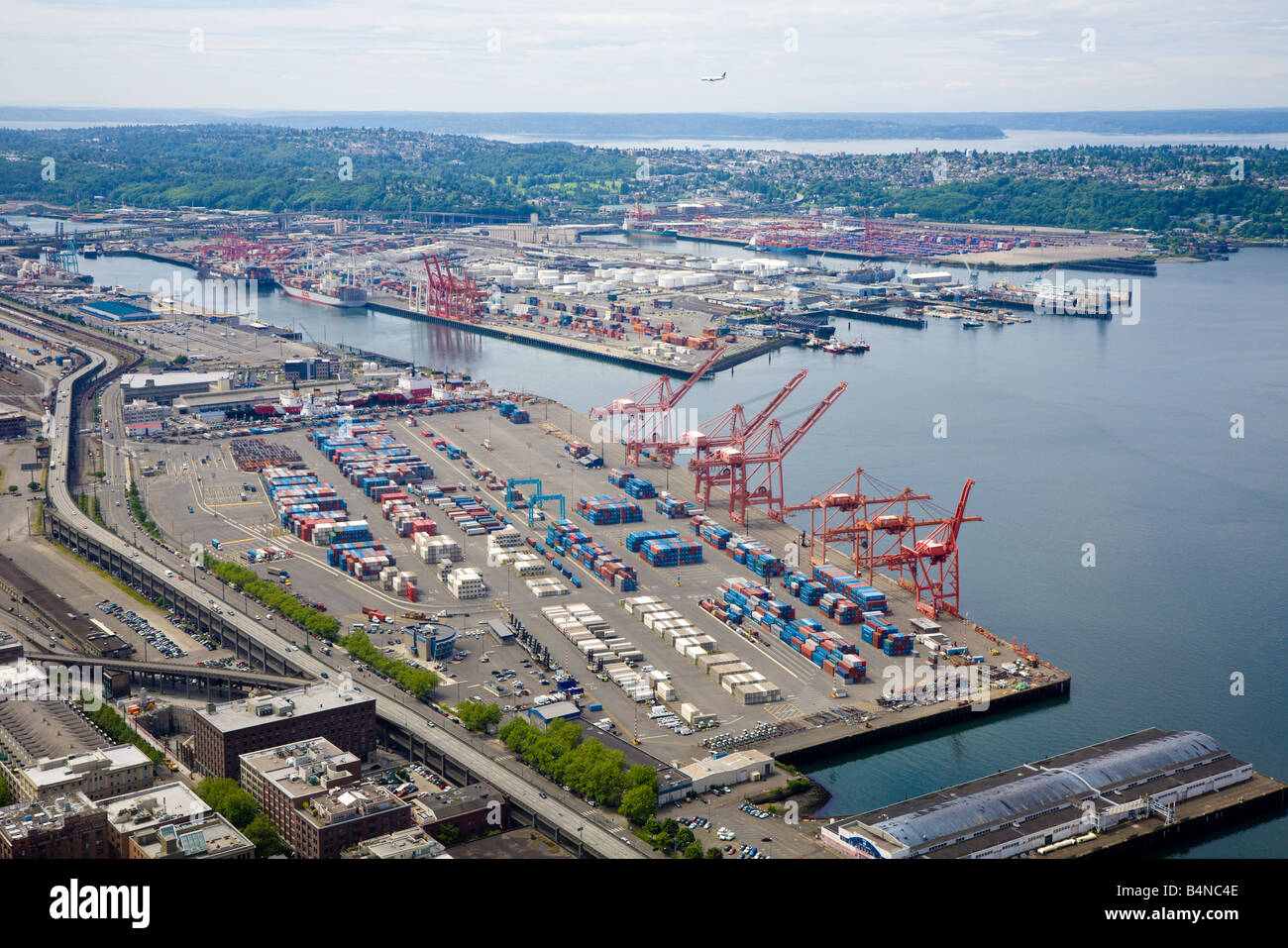 Luftaufnahme der Verschiffungshafen vom Wolkenkratzer in der Innenstadt von Seattle, Washington Stockfoto