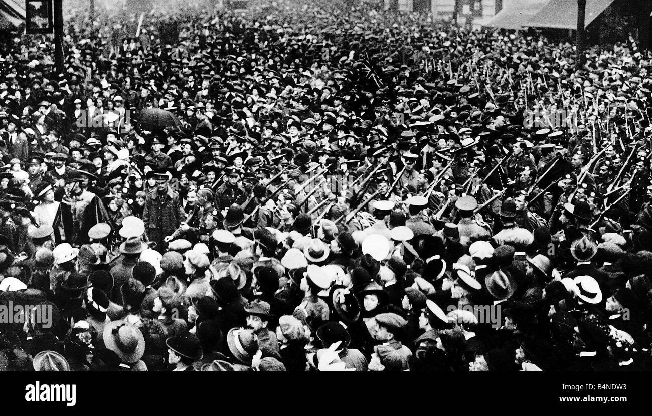 Weihnachten 1914 front Fotos und Bildmaterial in hoher Auflösung Alamy