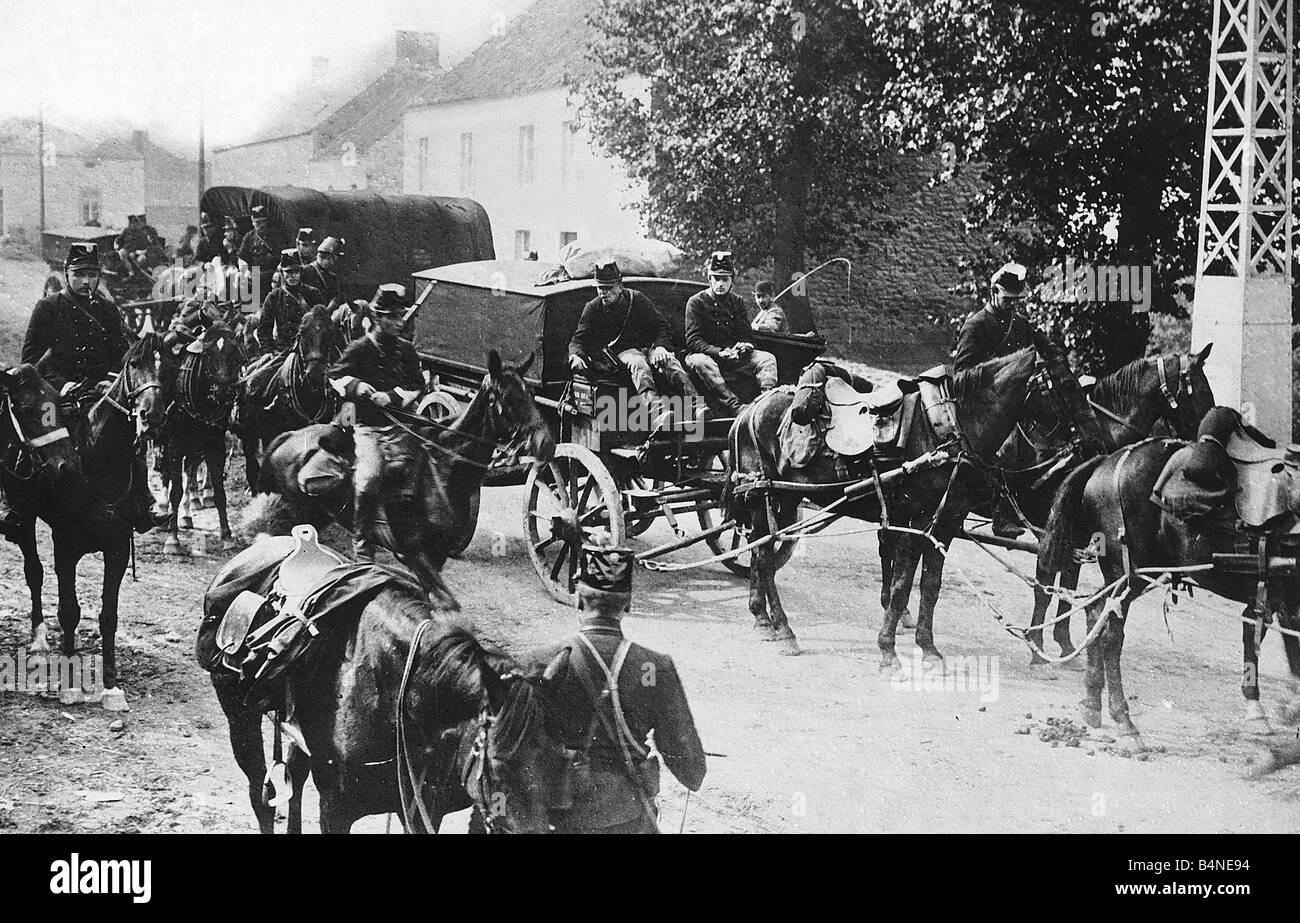 Weltkrieg eine belgische Truppen auf der Hut sein Pferd Essen Konvoi Wagen auf dem Weg nach Lüttich 1914 Stockfoto