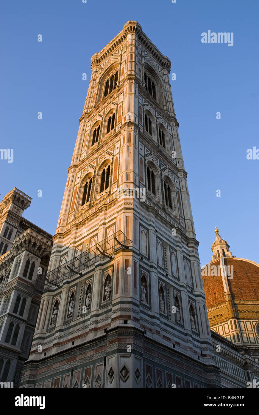 Campanile di Giotto und Il Duomo di Firenze (Cattedrale di S. Maria del Fiore), Firenze, Toscana, Italia Stockfoto