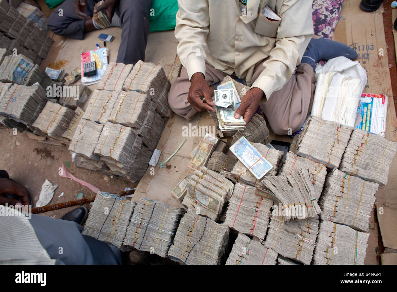 Geldwechsler in Hargeisa, Somaliland, Somalia Stockfoto
