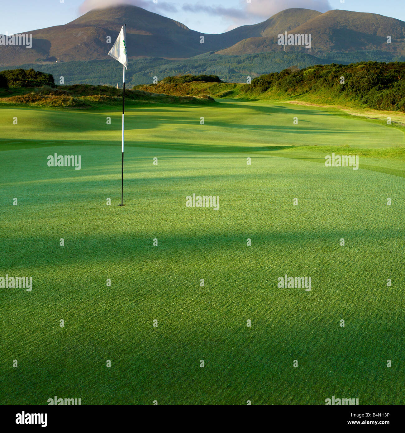 Royal County Down Golf Club Newcastle Nordirland Mourne Mountains im Hintergrund Stockfoto