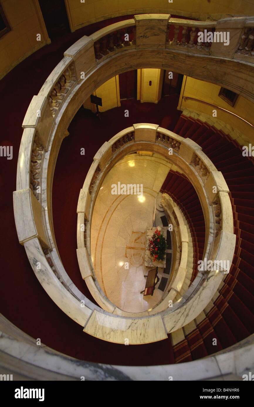 Wendeltreppe von der National Liberal Club, Royal Horseguards Hotel One Whitehall Place. Stockfoto