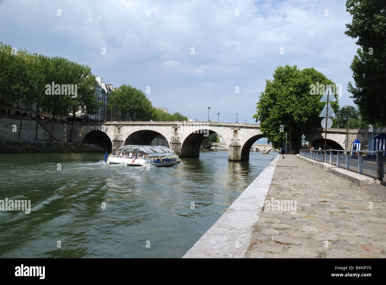 Paris. Une Vue du Pont Marie Depuis Les Quais. Stockfoto