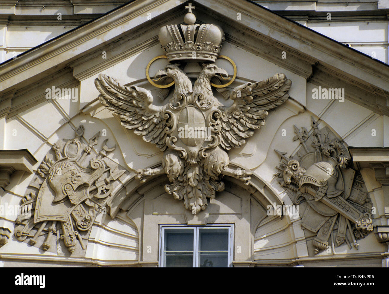 Habsburger Adler am Burgerliches Zeughaus in Wien Österreich Stockfoto