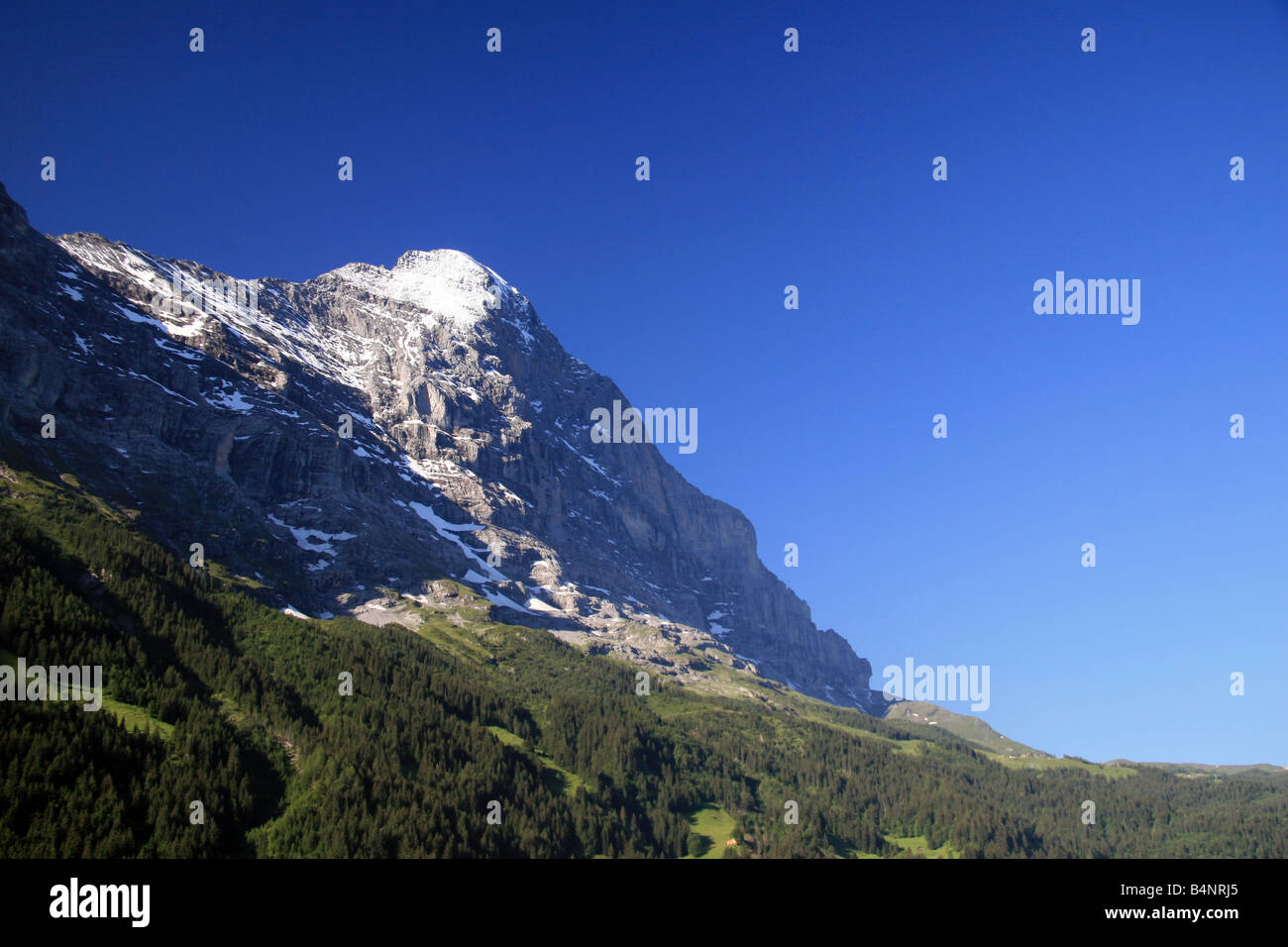 Die Nordwand des Eigers von Grindelwald, Jungfrau Region Südschweiz gesehen. Stockfoto