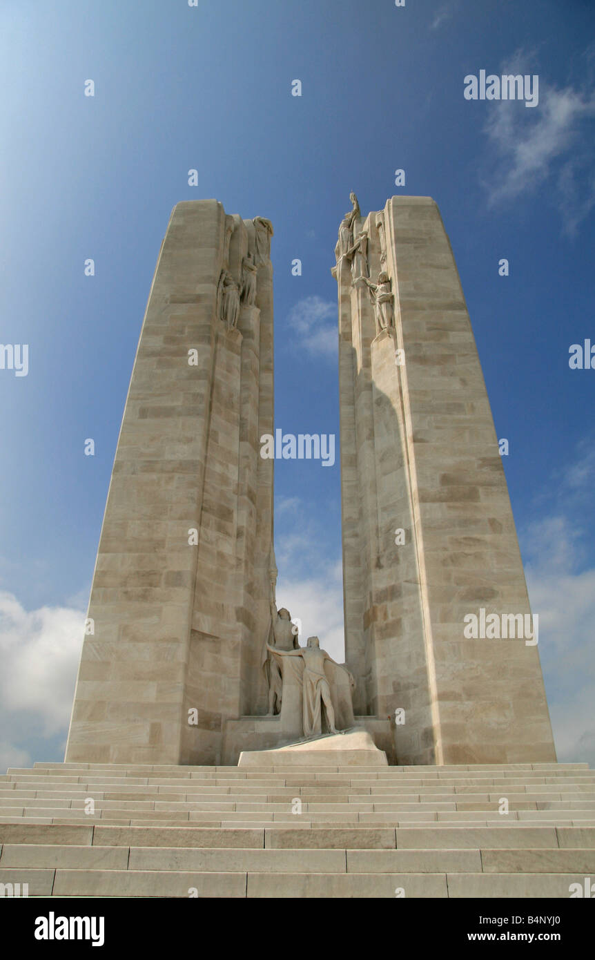 Die zentrale Pylone am kanadischen Weltkrieg ein Denkmal an die Vimy Ridge nationale historische Stätte Kanadas, Vimy, Frankreich. Stockfoto