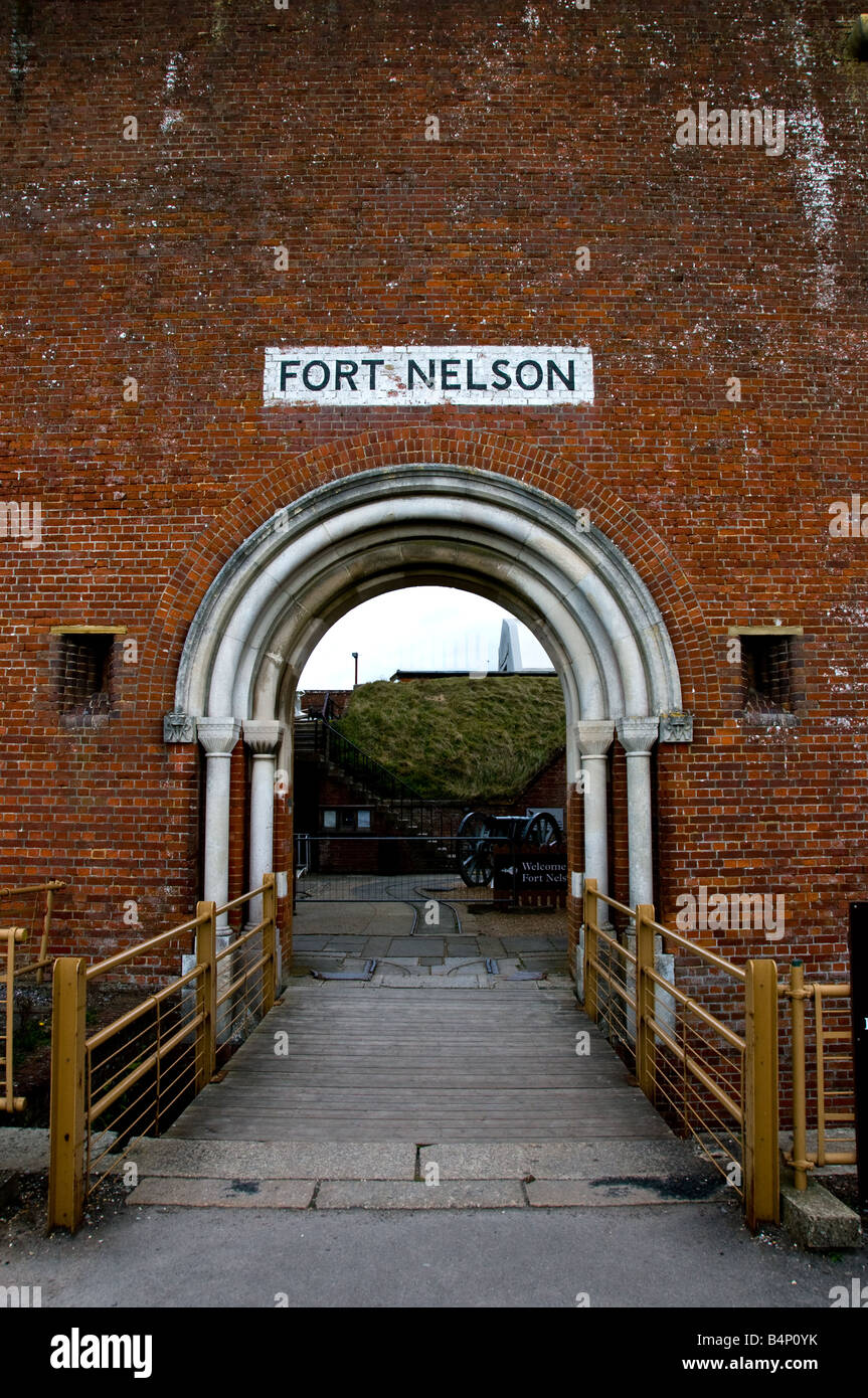 Der Eingang zum Fort Nelson in Portchester in Hampshire in Großbritannien. Stockfoto