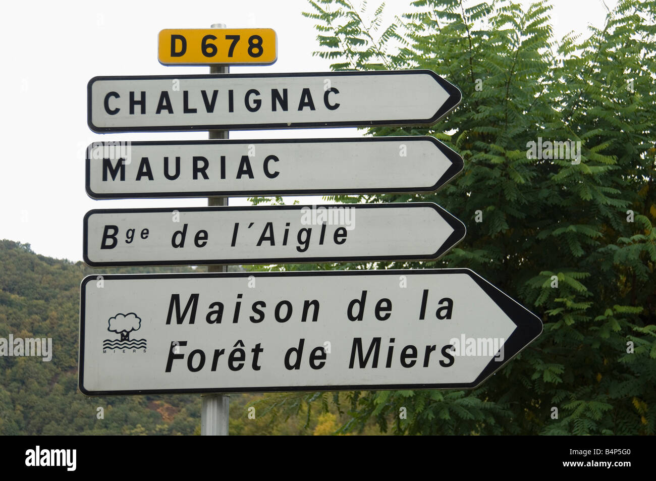 Straßenschild auf D 678 in Frankreich Stockfoto