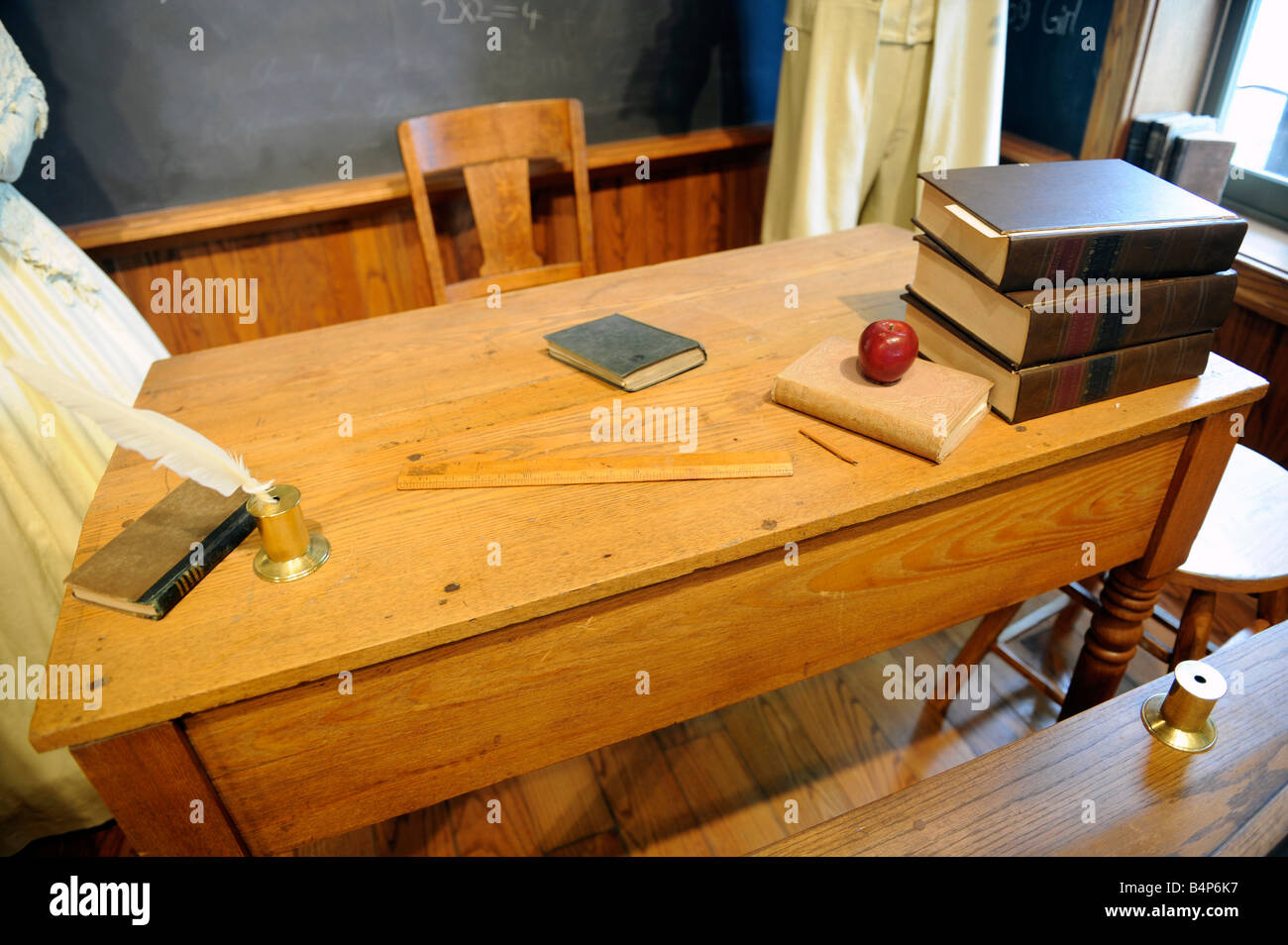 Lehrer-Schreibtisch in einem ca. 1875 Einzimmer-Schule Stockfoto