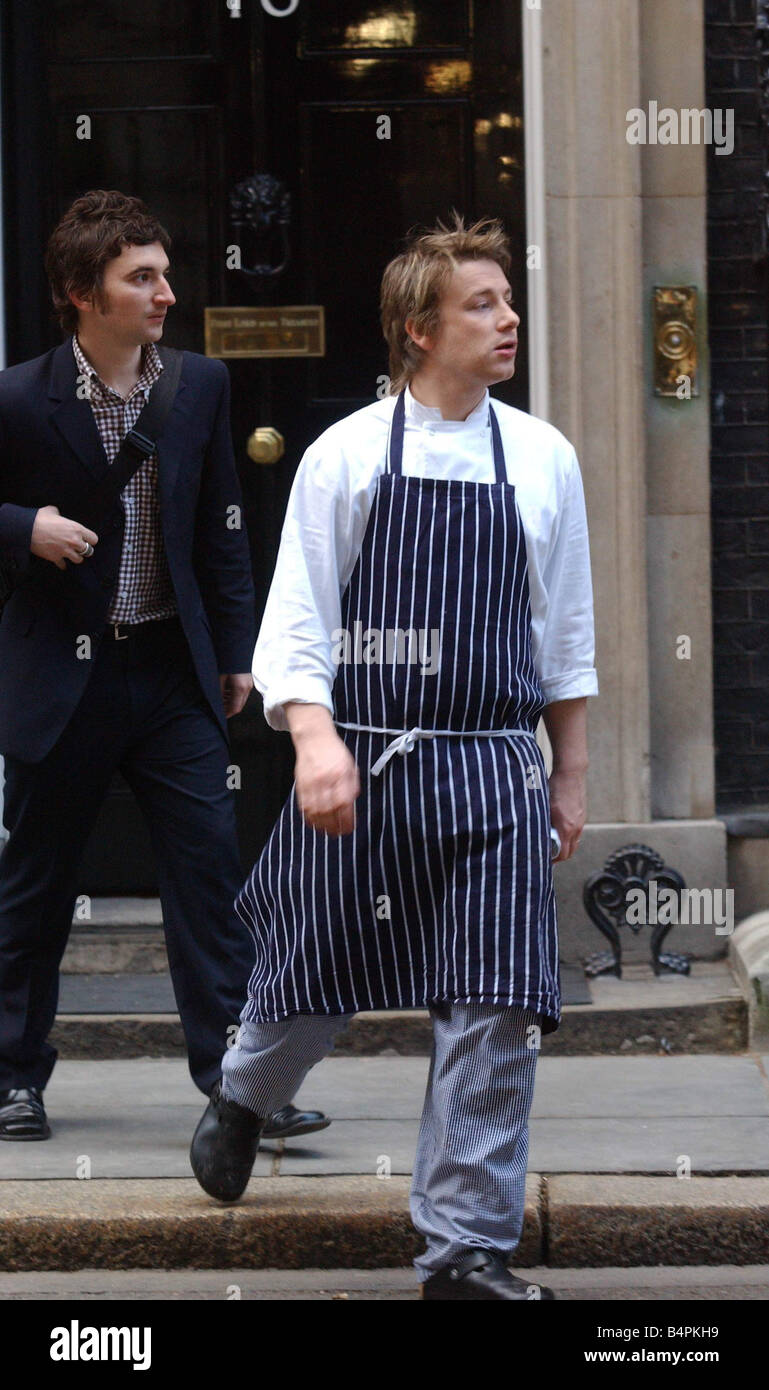 Jamie Oliver verlässt Januar 2003 10 Downing Street Stockfoto Jamie Oliver verlässt Januar 2003 10 Downing Street Stockfoto