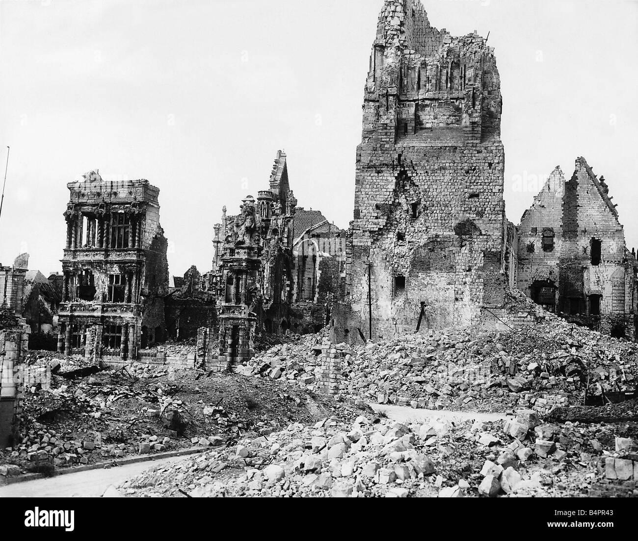 Ruinen des Hotel de Ville in Arras nach deutschen Bombardierung im ersten Weltkrieg 1917 Stockfoto