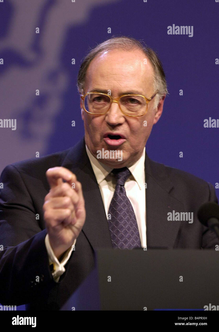 Schatten-Kanzler Michael Howard sprechen Oktober 2001 auf dem Parteitag der Konservativen in Blackpool Stockfoto