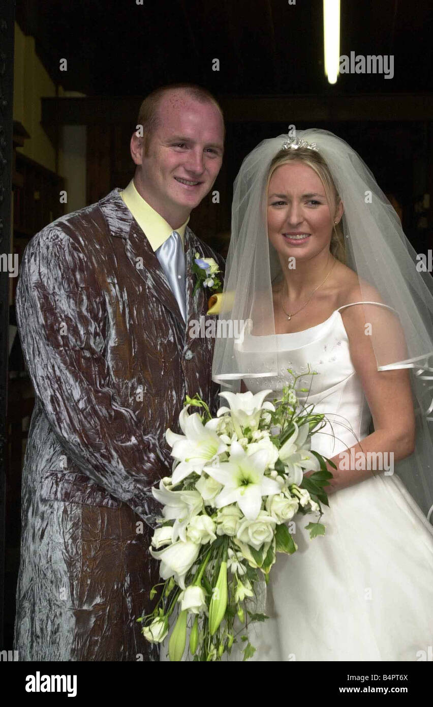 Ehe von Wimbledon Fußballer John Hartson, Lowri Walters am Saint Mary s Kirche Newar South Mimms Stockfoto