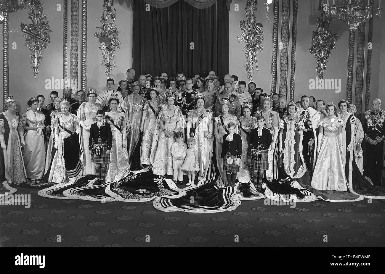 Queen Elizabeth Ii In The Throne Room Of Buckingham Palace