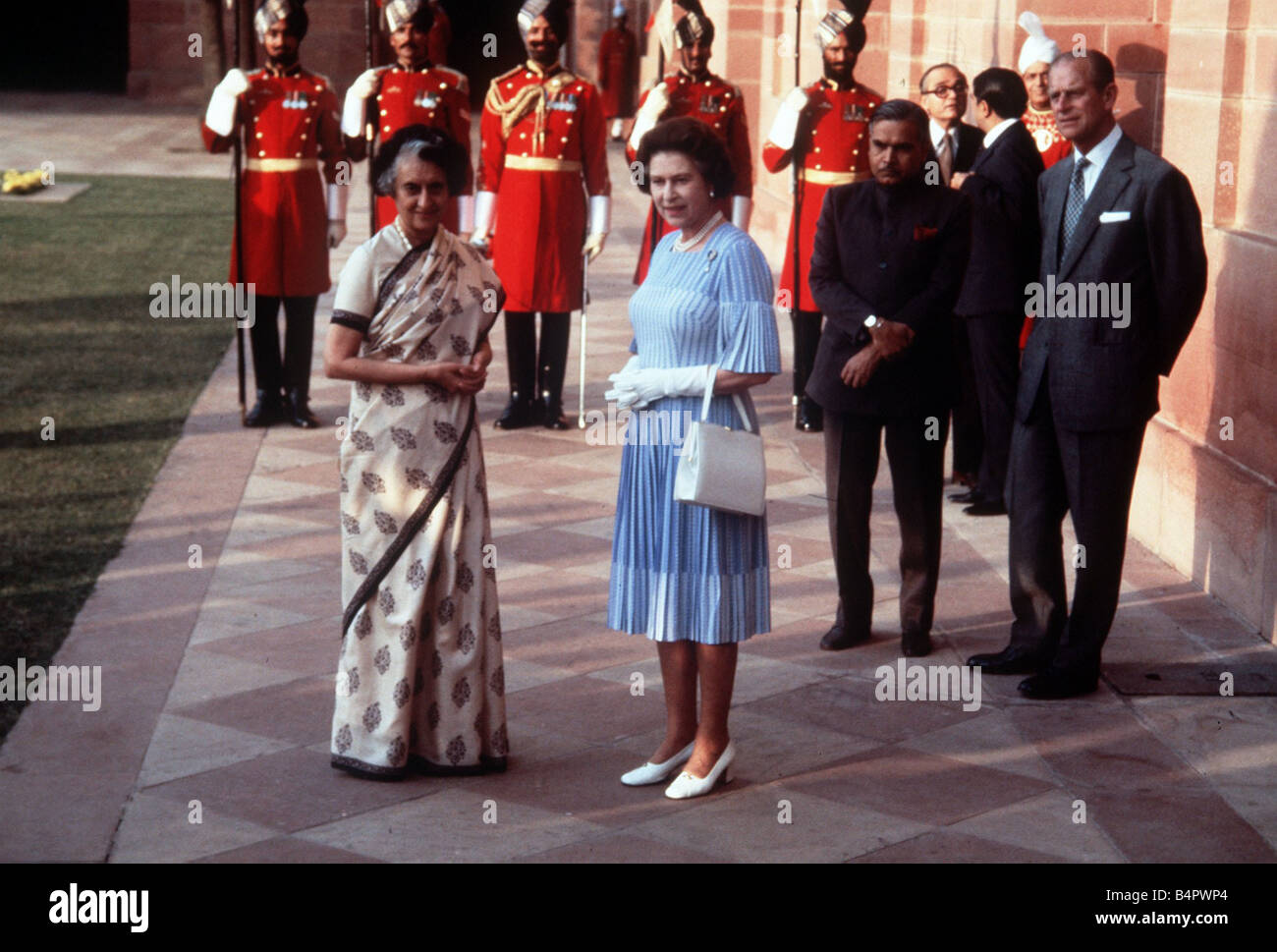 Queen Sie Elizabeth mit Indira Gandhi und Prinz Philip während der Royal-Tour von Indien Stockfoto