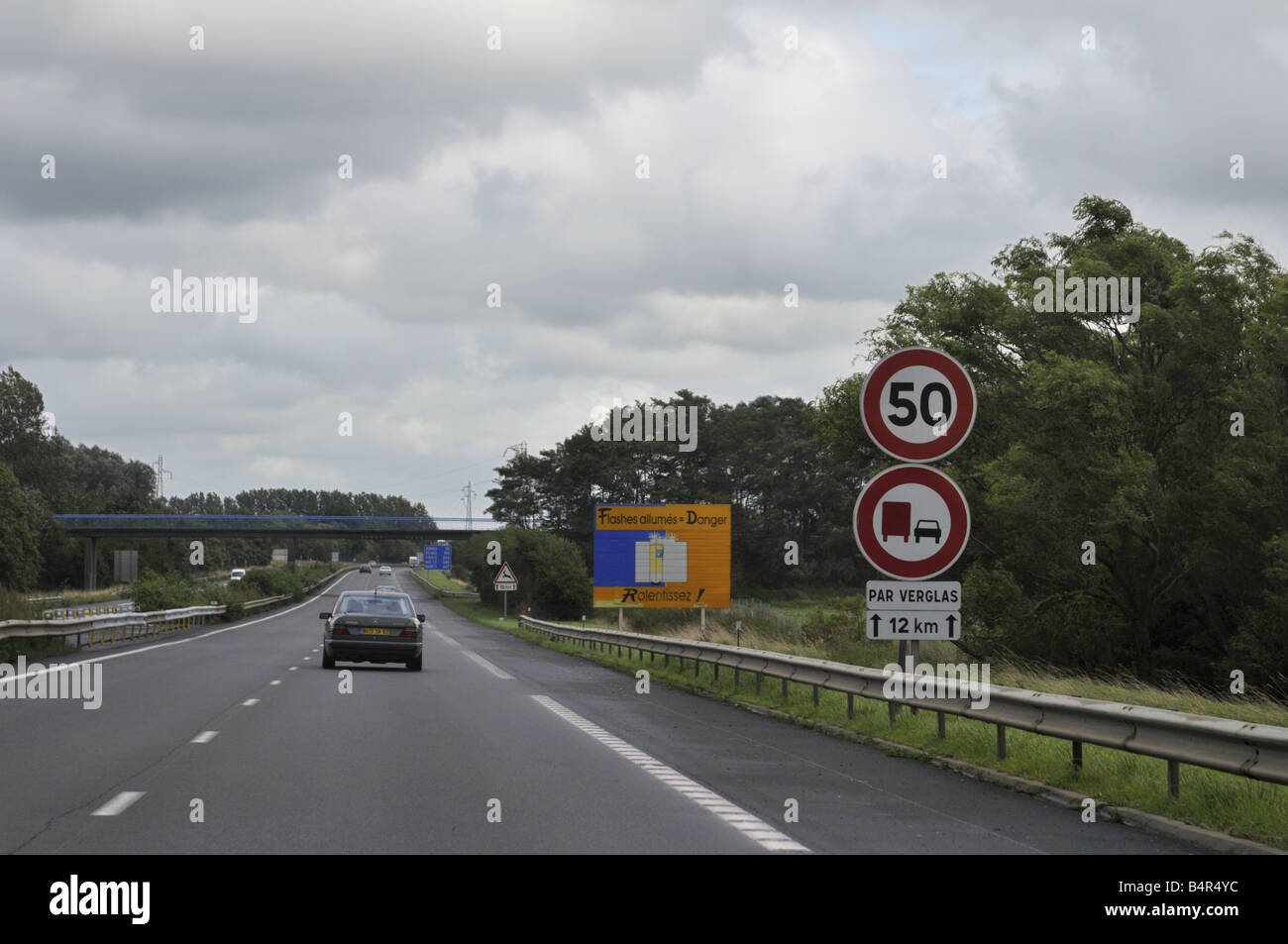 Französisch A26 Autobahn Zeichen Stockfoto