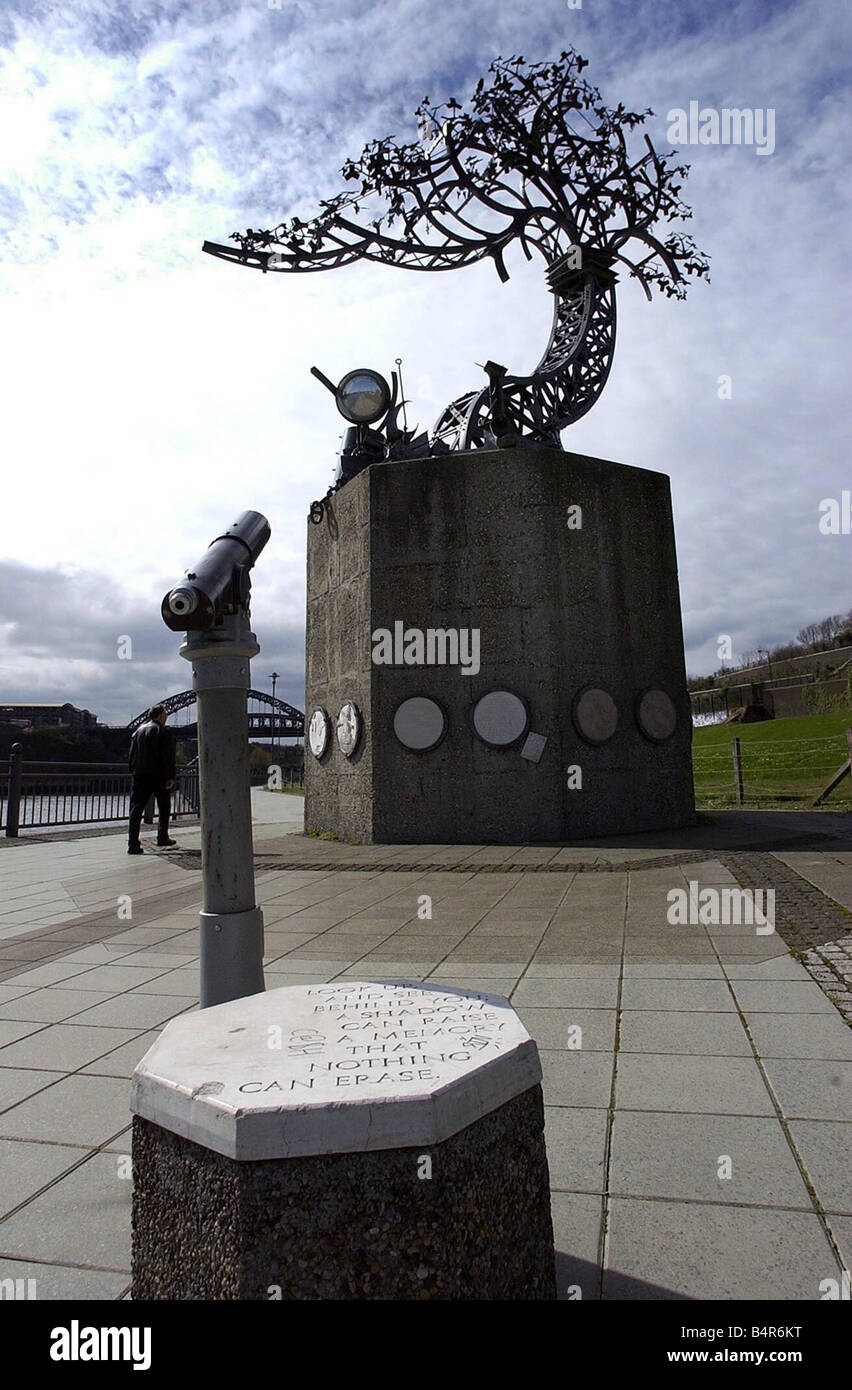 St Peter s Skulptur Riverside Sunderland Schatten in einem anderen Licht Stockfoto