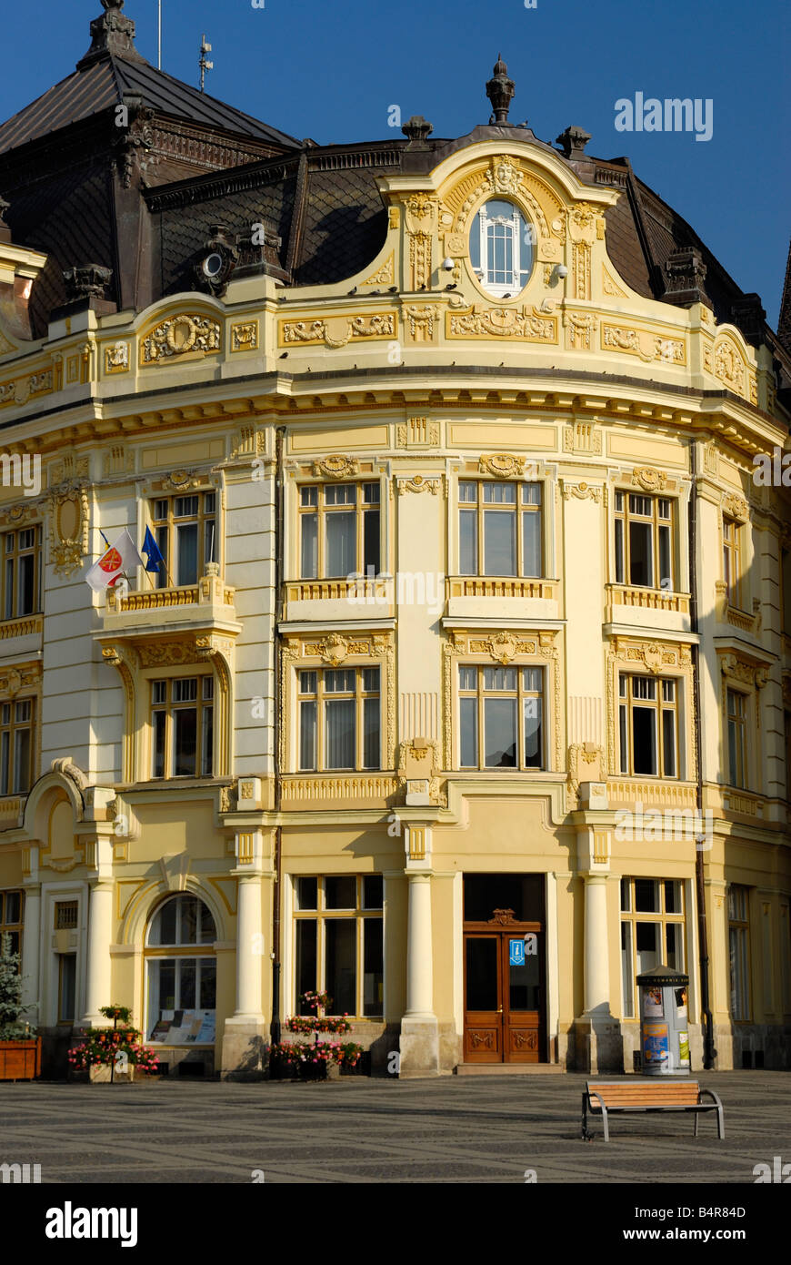 Farbenfrohe Gebäude am Piata Mare Hermannstadt Siebenbürgen Rumänien Stockfoto