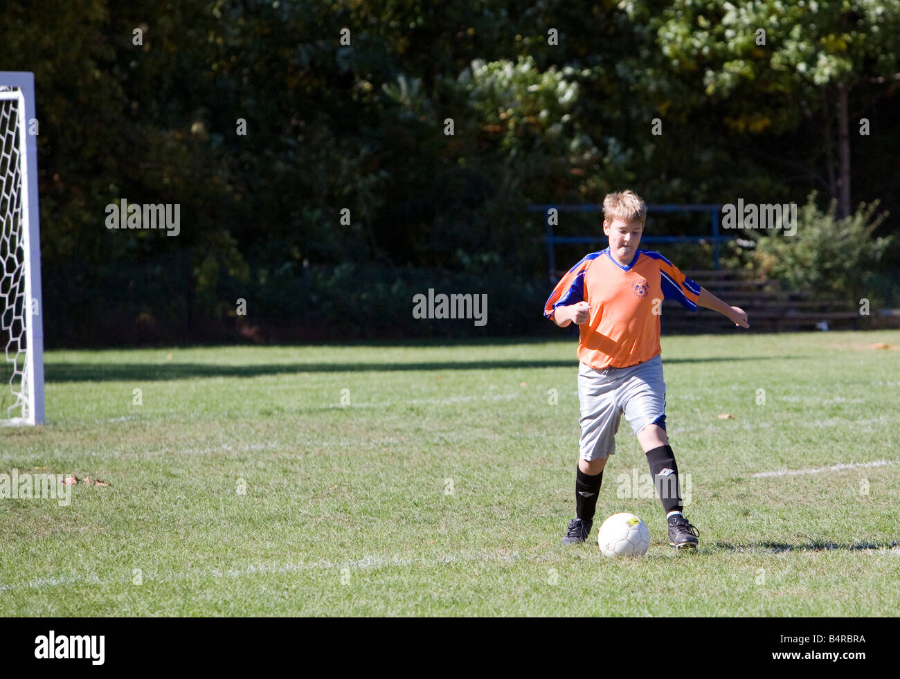 Ein Samstag Fußball Fußball Ligaspiel. Pre-Teens. Stockfoto