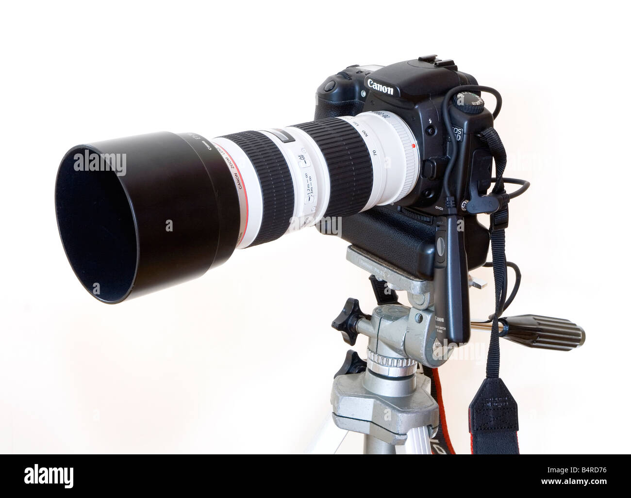 Canon digital SLR-Kamera montiert auf Stativ mit Tele-Zoom-Objektiv und elektronische Drahtauslöser ausgestattet Stockfoto